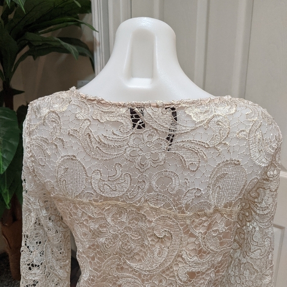 Skye's the Limit Women's Lace Top Size Large NWT - Picture 4 of 7
